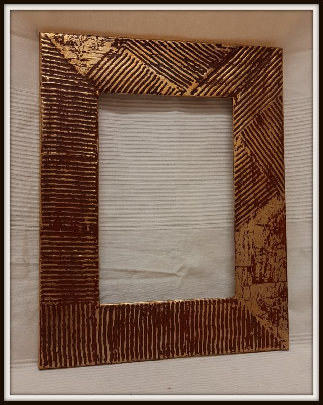 013.2023 Rama nowoczesna. In 23 x 33 cm , Out 36 x 46 cm